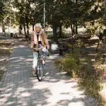 Μια απλή συνήθεια μπορεί να βοηθήσει τους ηλικιωμένους να ζήσουν