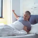 Τα ευτυχισμένα πρωινά ξεκινούν το βράδυ: 6 συνήθειες που θα