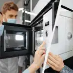 Ένας επιστήμονας έχει απαντήσει με σαφήνεια αν η ακτινοβολία μικροκυμάτων